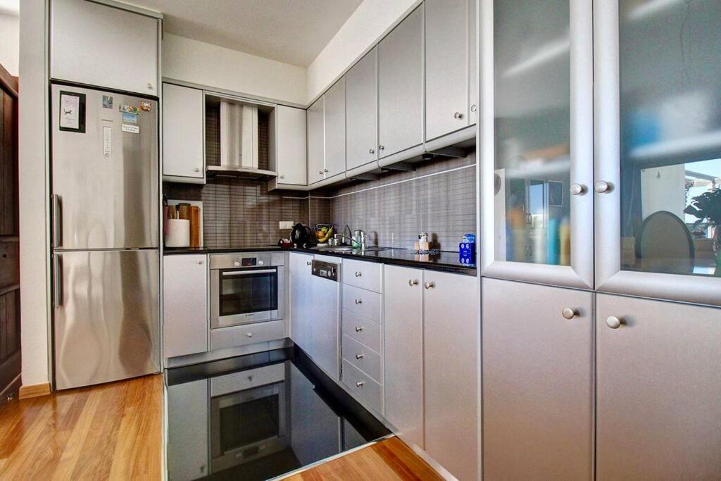 Odyssey Beach Front Apartment Hriszí Aktí Haniá Kültér fotó