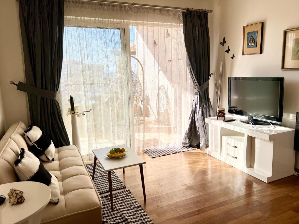 Odyssey Beach Front Apartment Hriszí Aktí Haniá Kültér fotó