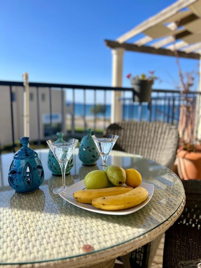Odyssey Beach Front Apartment Hriszí Aktí Haniá Kültér fotó