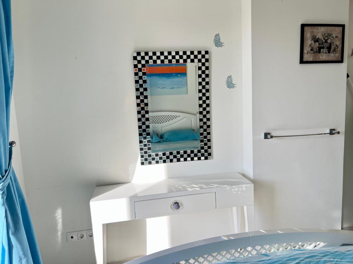 Odyssey Beach Front Apartment Hriszí Aktí Haniá Kültér fotó
